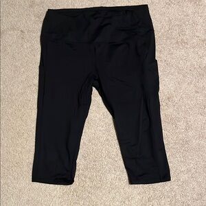 Women’s Capri Black Leggings